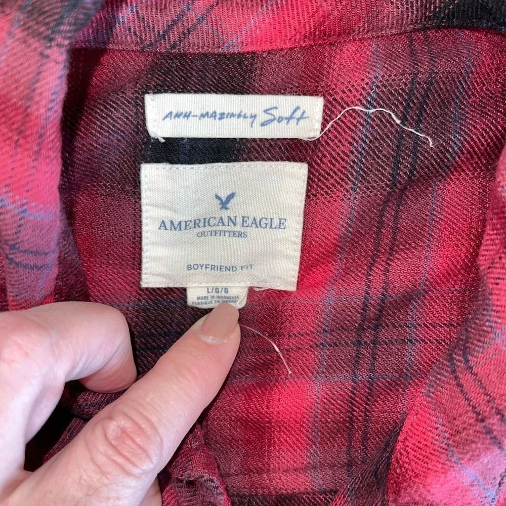 American Eagle Outfitters Red and Black Amazingly Soft Plaid Flannel Shirt L